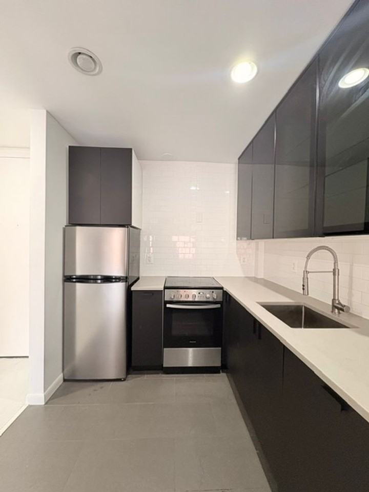 3225 Grace St Nw #208 - Photo 4 of 27