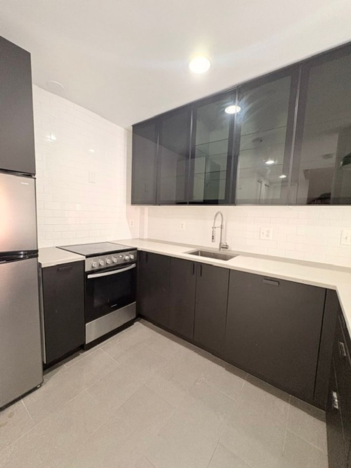 3225 Grace St Nw #208 - Photo 5 of 27