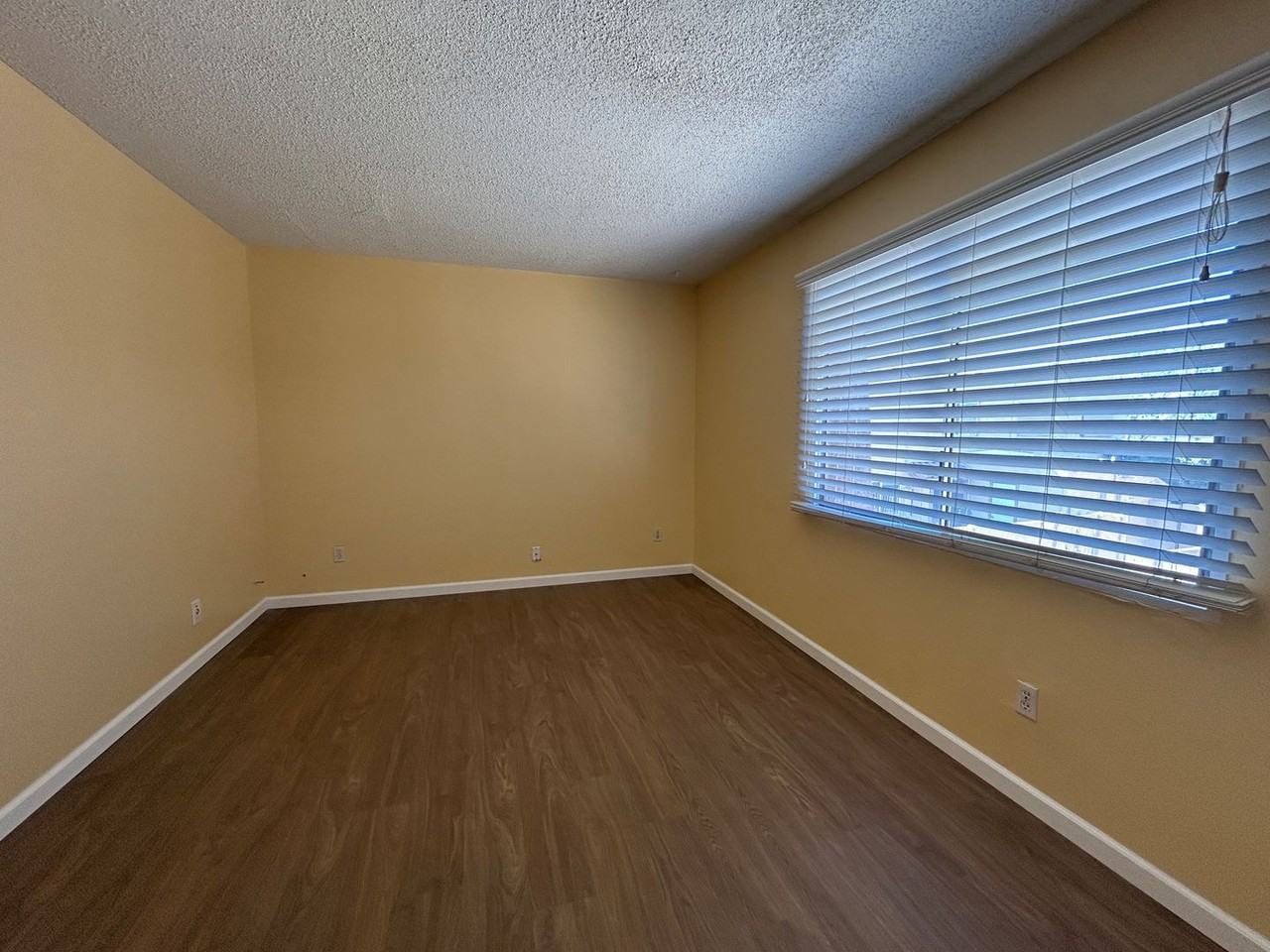 4204 S 47th St - Photo 2 of 13