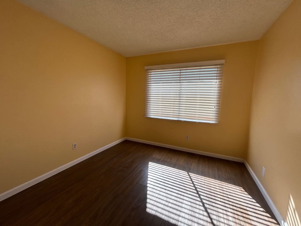 4204 S 47th St - Photo 4 of 13