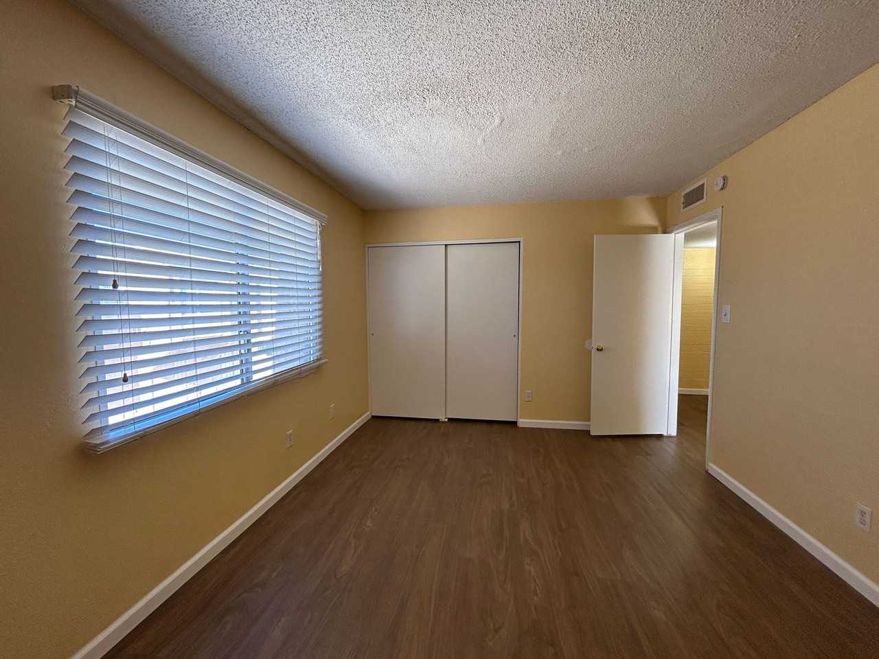 4204 S 47th St - Photo 5 of 13