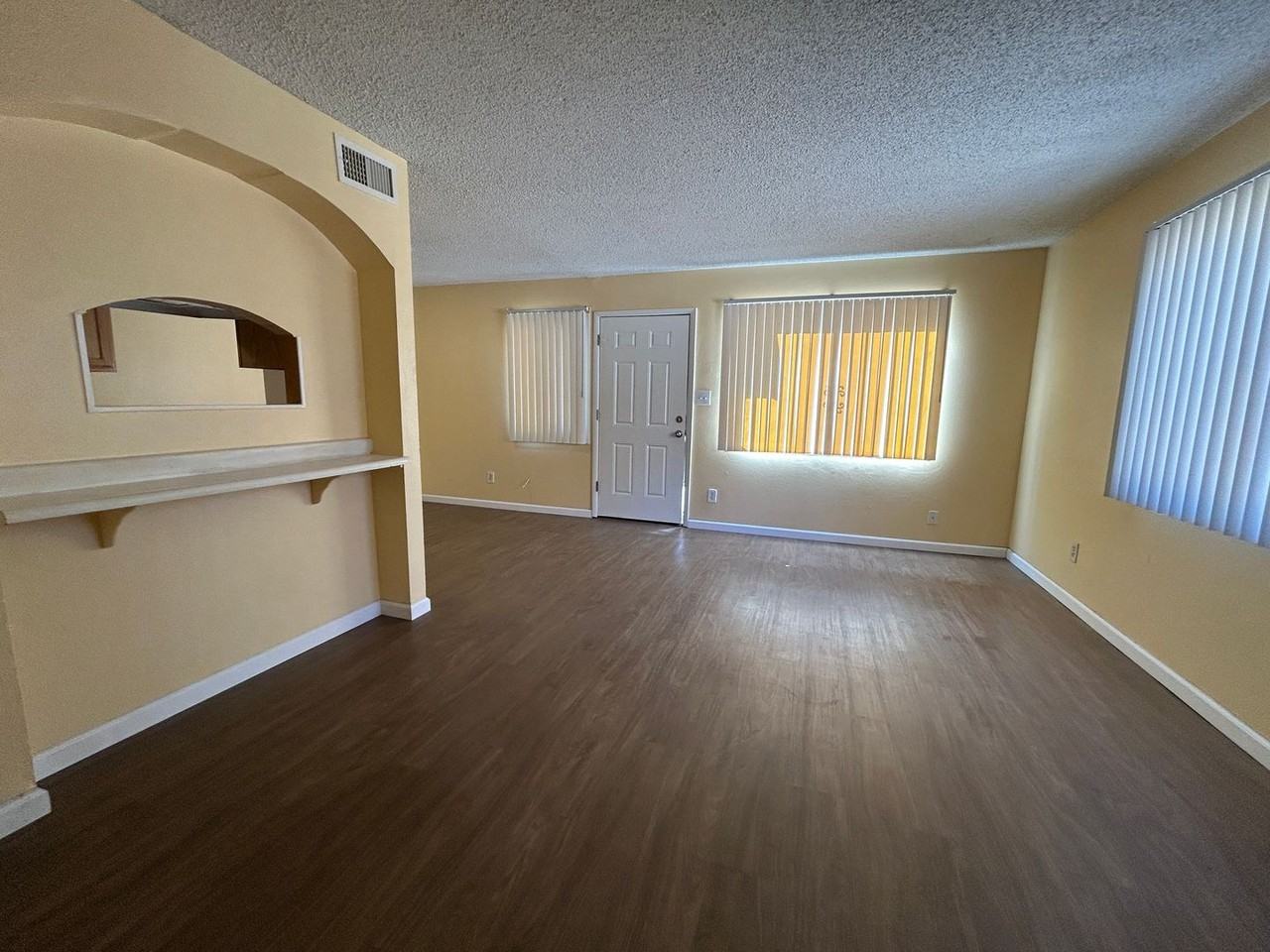 4204 S 47th St - Photo 7 of 13