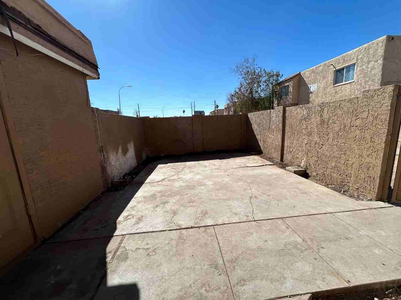 4204 S 47th St - Photo 3 of 14