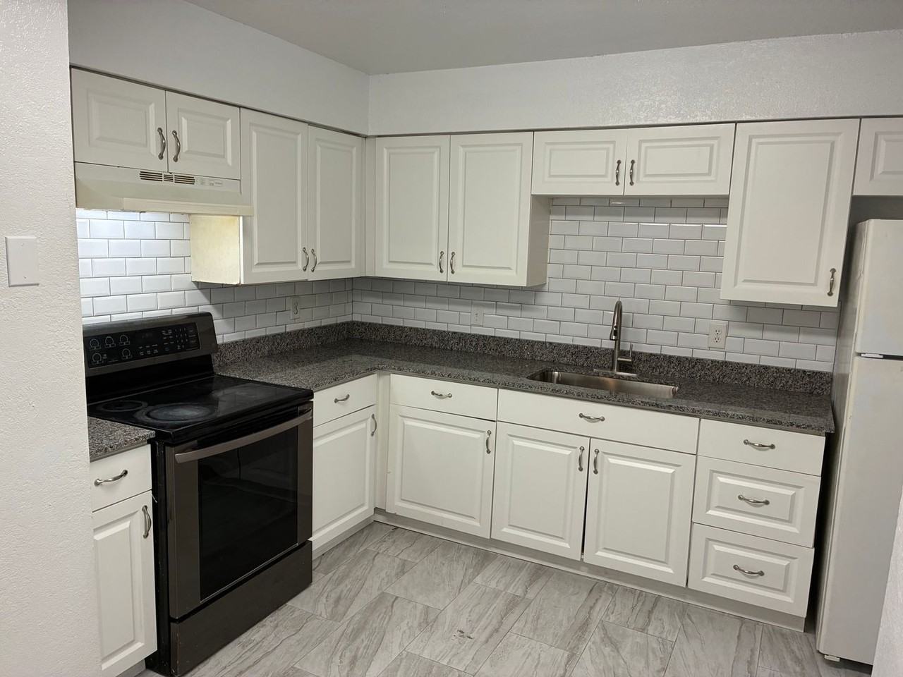 3629-3631 3629-3631 N Fontage Rd - Photo 7 of 10