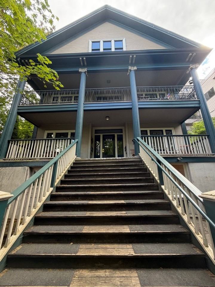Hall Street Apartments - Photo 2 of 6