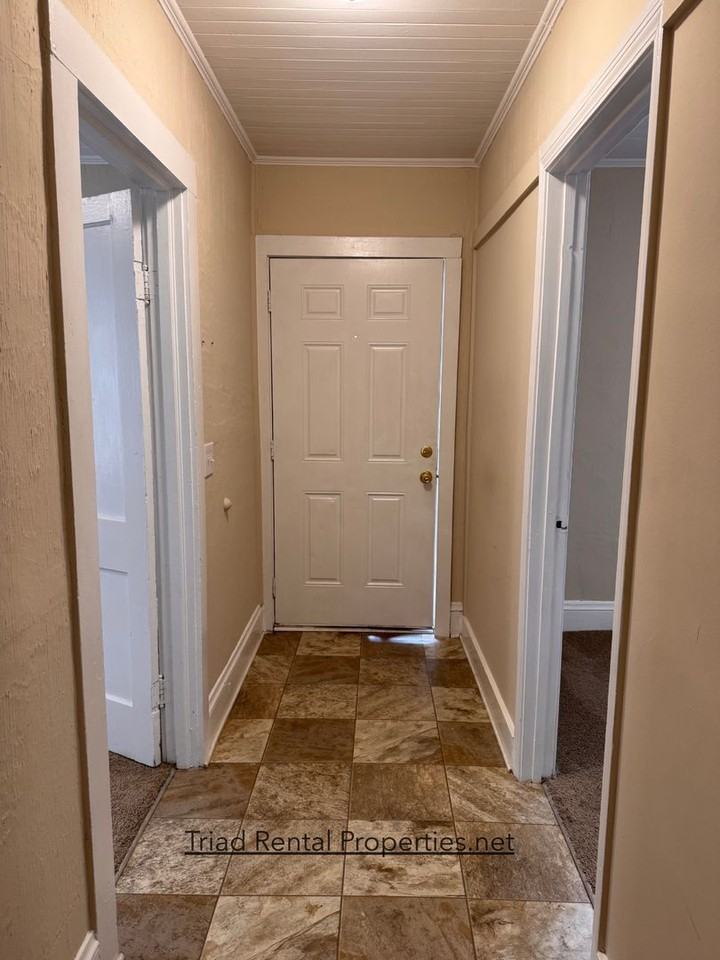 127 West St - Photo 2 of 20