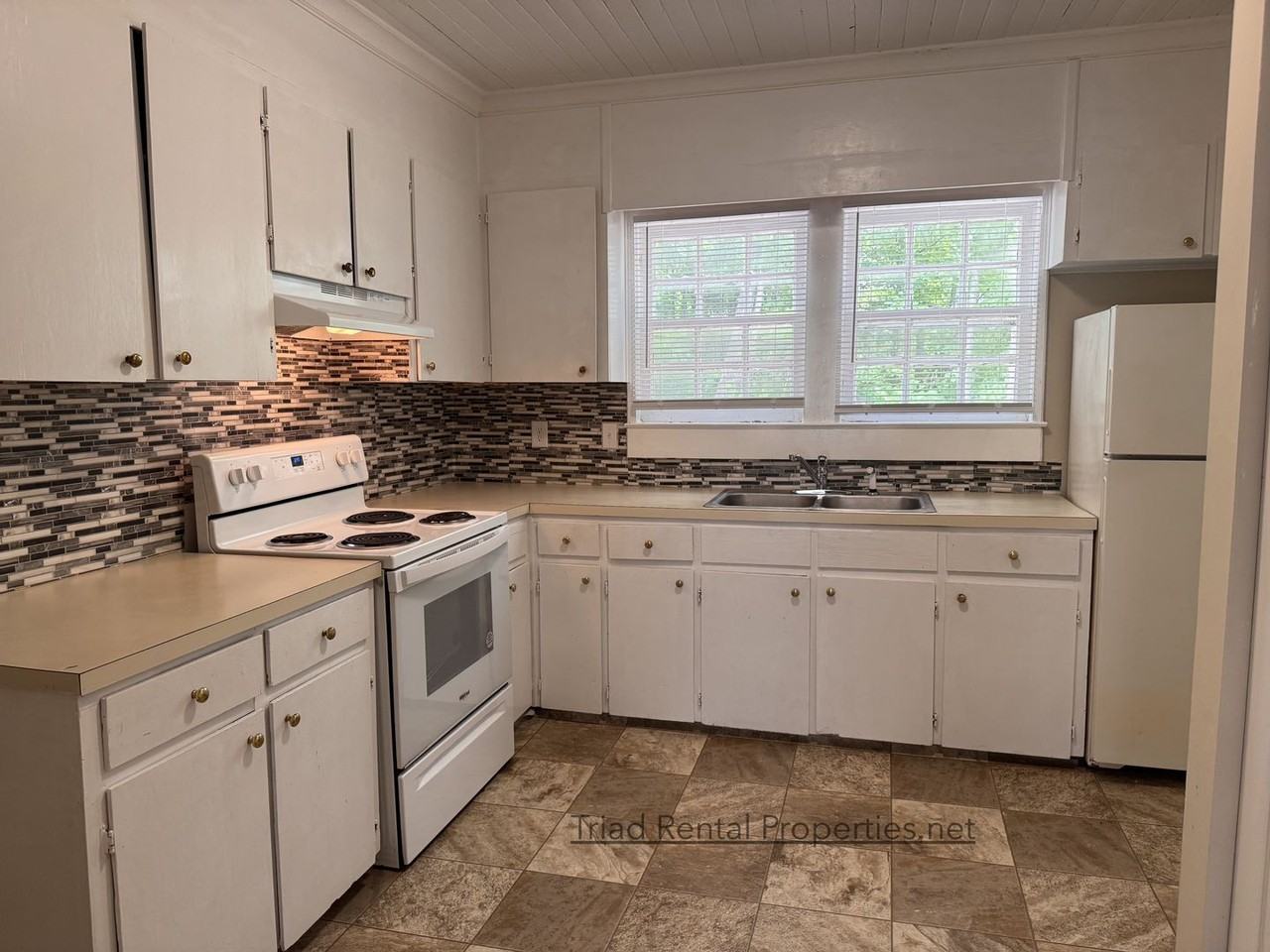 127 West St - Photo 7 of 20