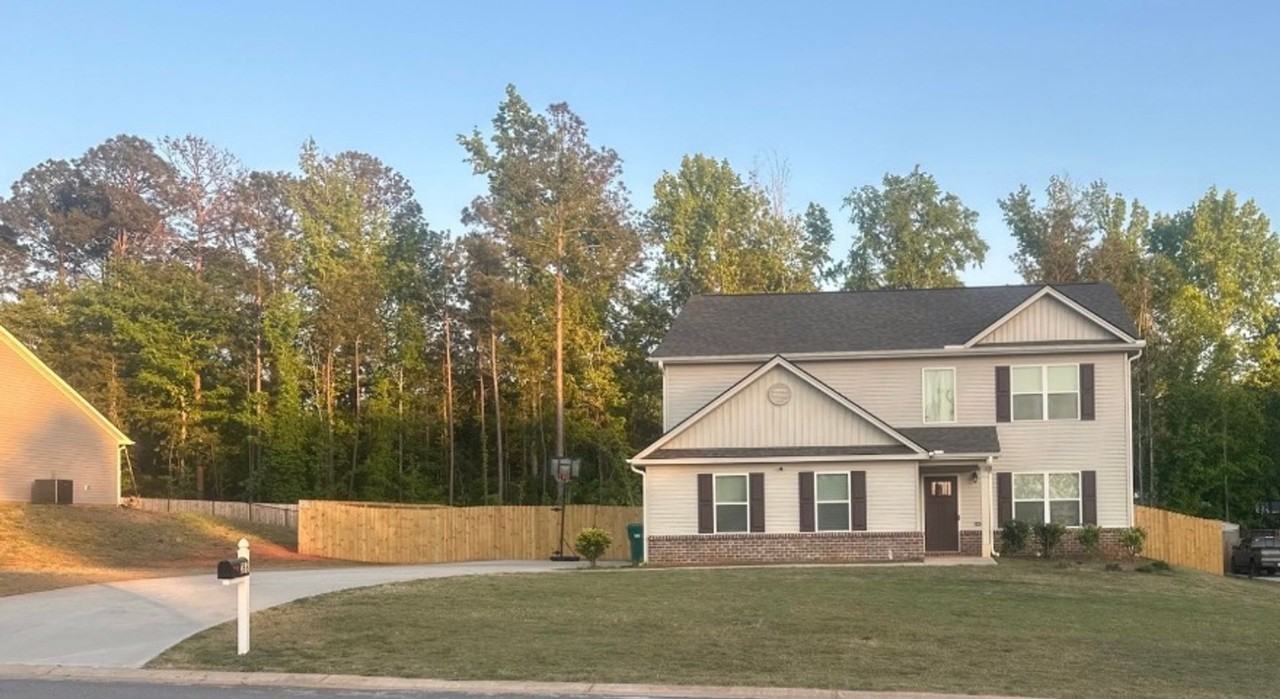 366 Riley Cir Nw - Photo 3 of 11