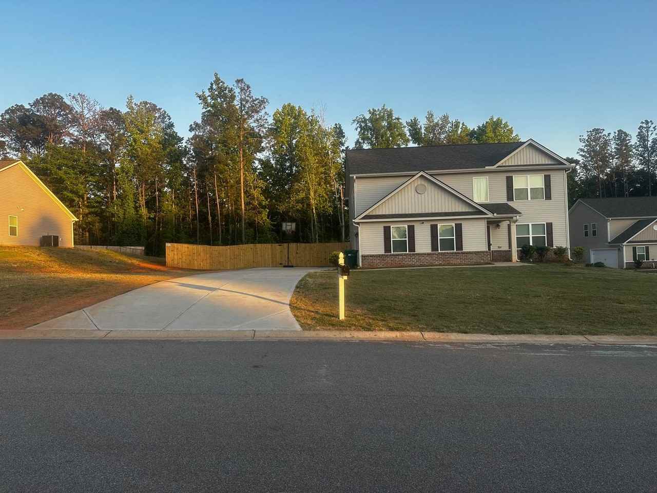 366 Riley Cir Nw - Photo 4 of 11