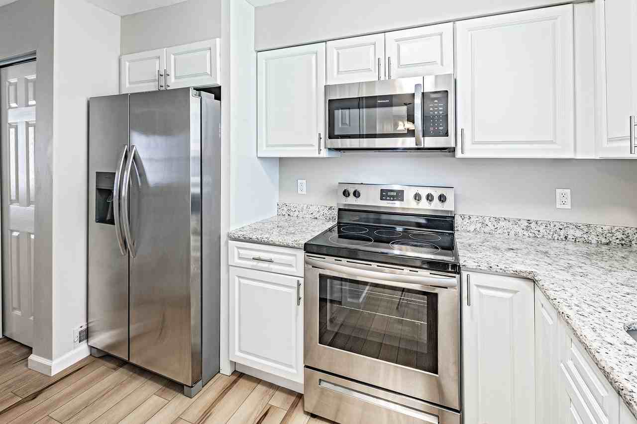 9 Arnold Pl - Photo 2 of 11