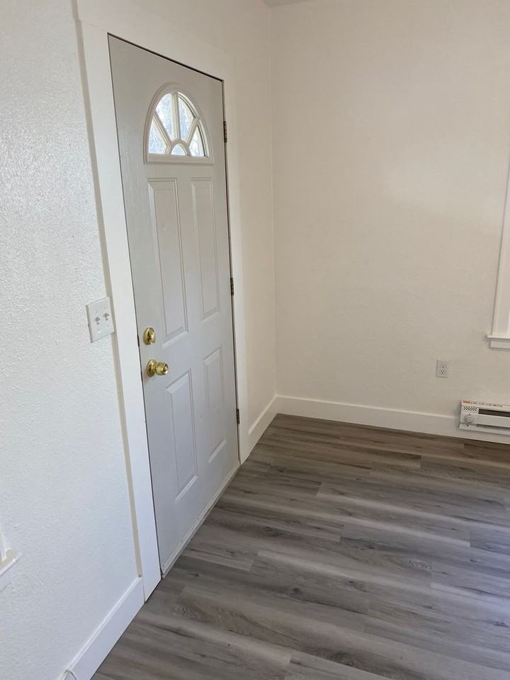 9th street - Photo 2 of 31