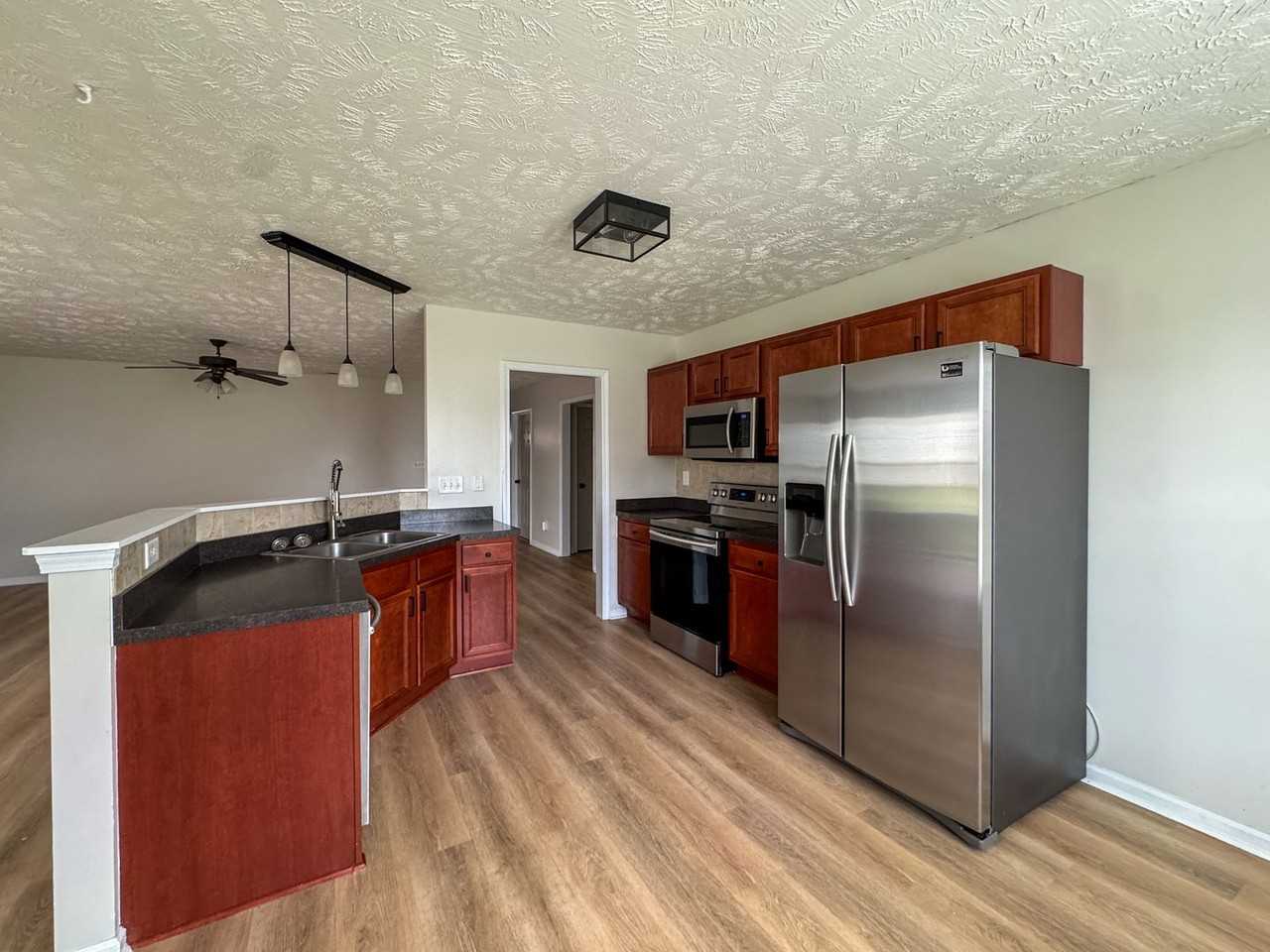 1608 Kershaw Loop - Photo 6 of 23
