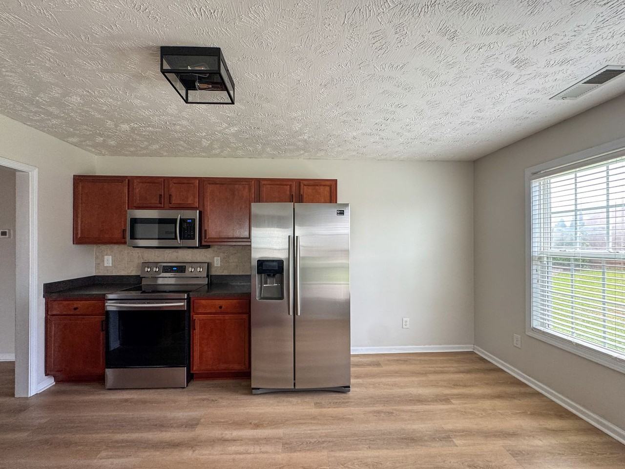 1608 Kershaw Loop - Photo 7 of 23