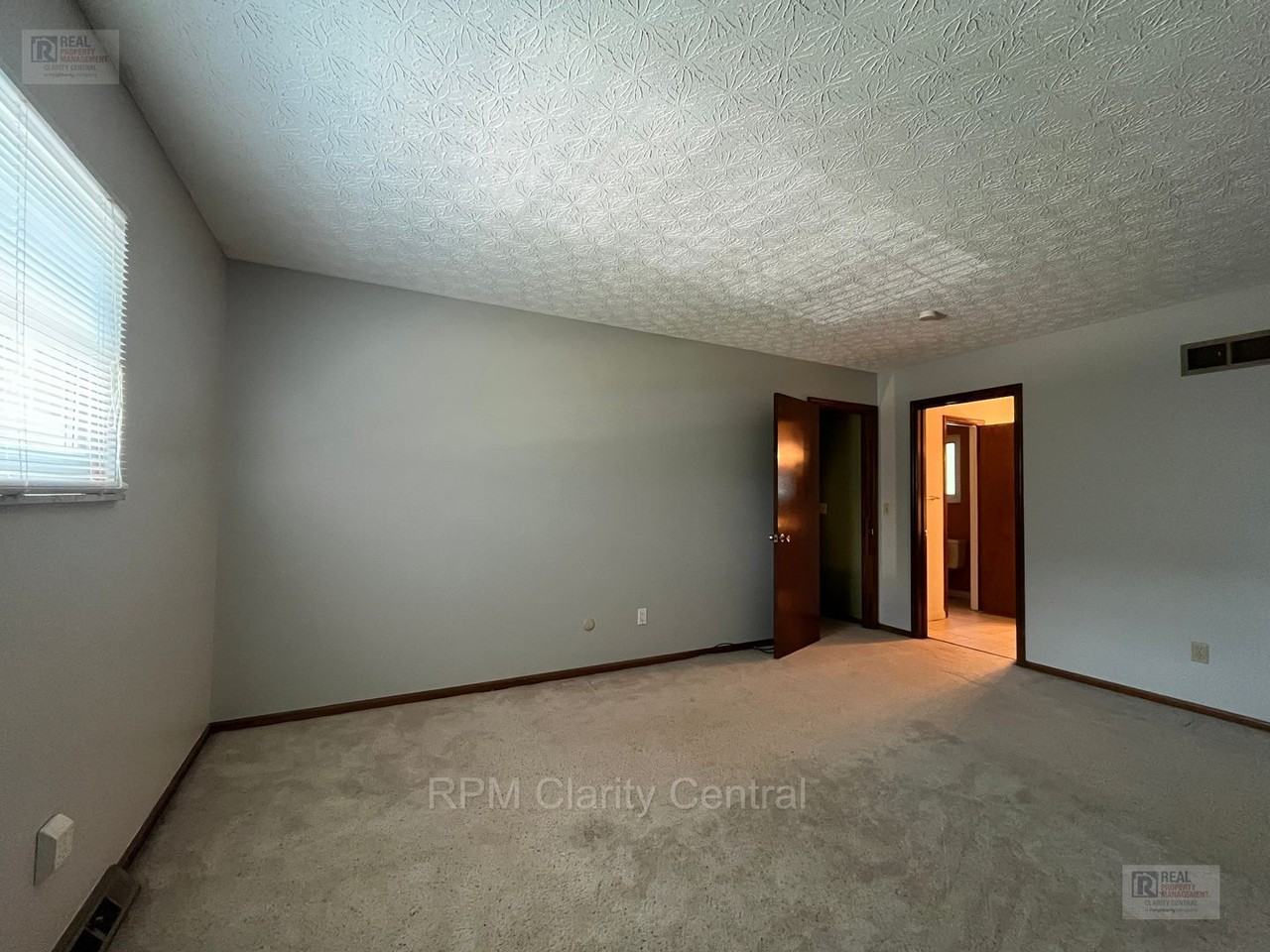 488 Clark State Rd - Photo 6 of 10