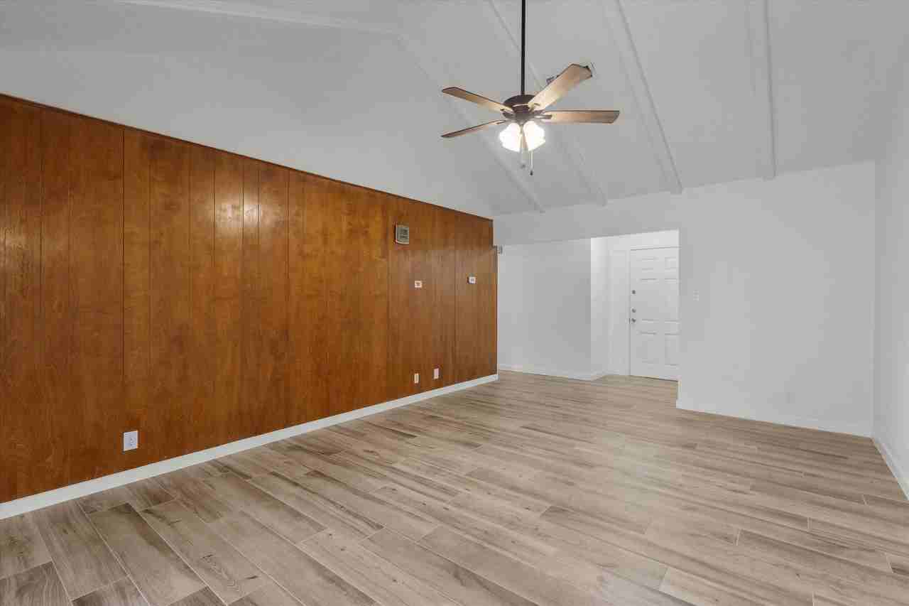 703 Huntingdon Pl - Photo 3 of 28