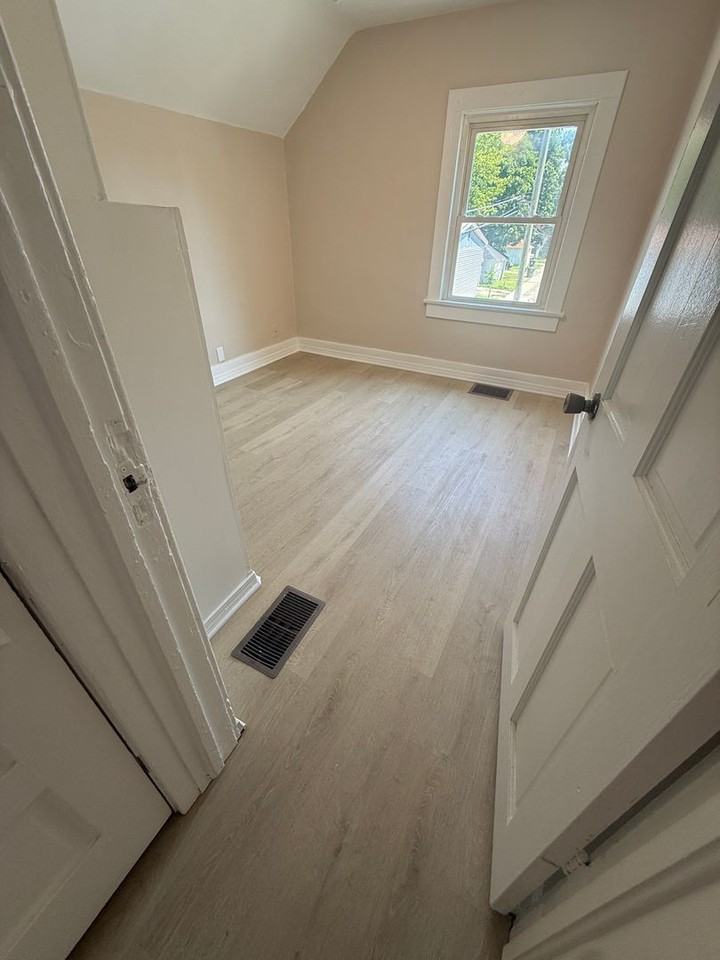1714 Nelson St - Photo 3 of 9