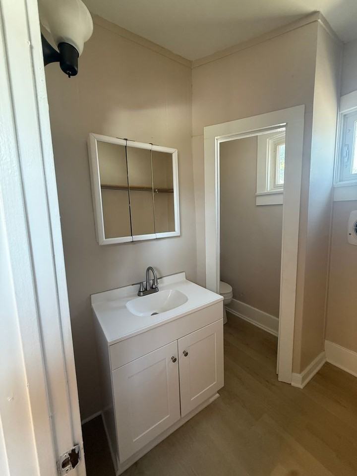 1714 Nelson St - Photo 7 of 9
