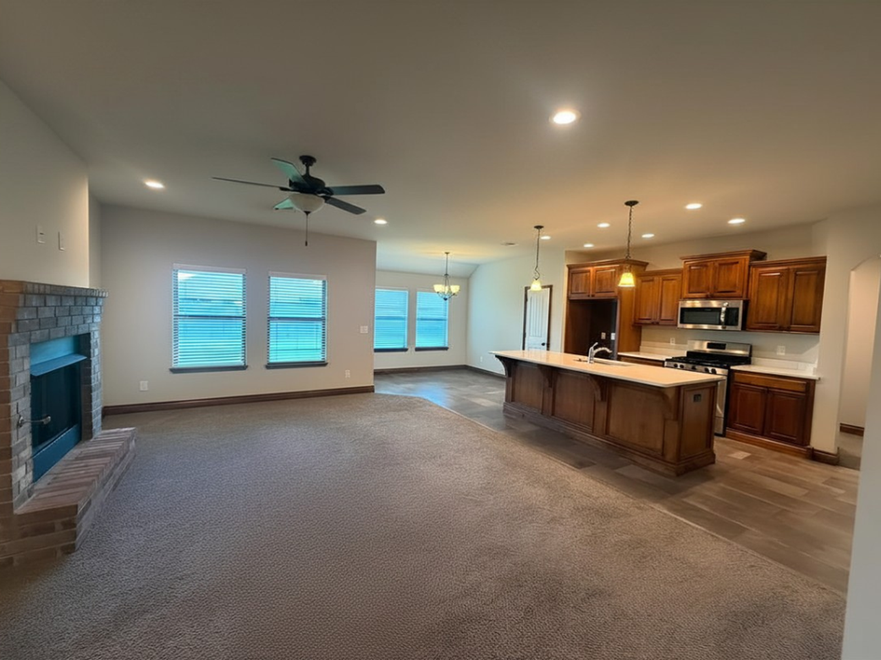 10712 Nw 18th St - Photo 3 of 22