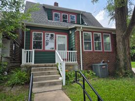 2319 N Sheridan Rd - Photo 1 of 1