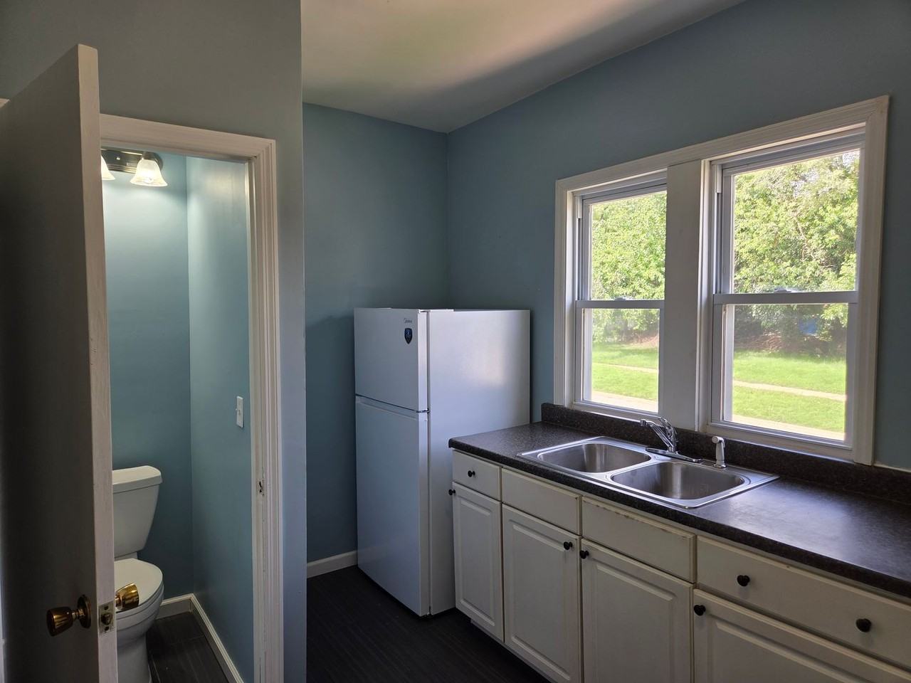 2319 N Sheridan Rd - Photo 4 of 6