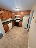 featured image of 384 384 Great Rd U: B102