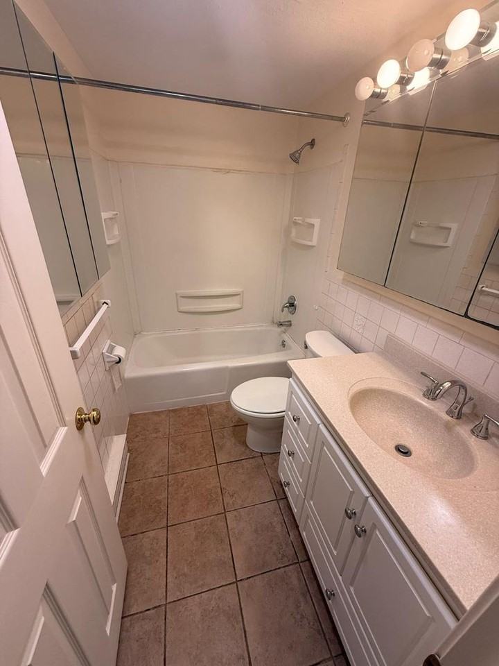 384 384 Great Rd U: B102 - Photo 4 of 8