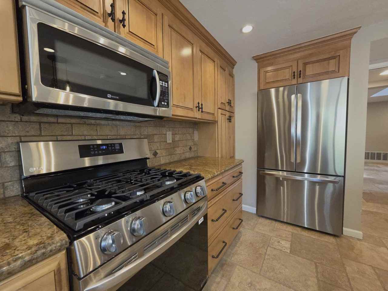 9583 Whellock Way - Photo 7 of 38