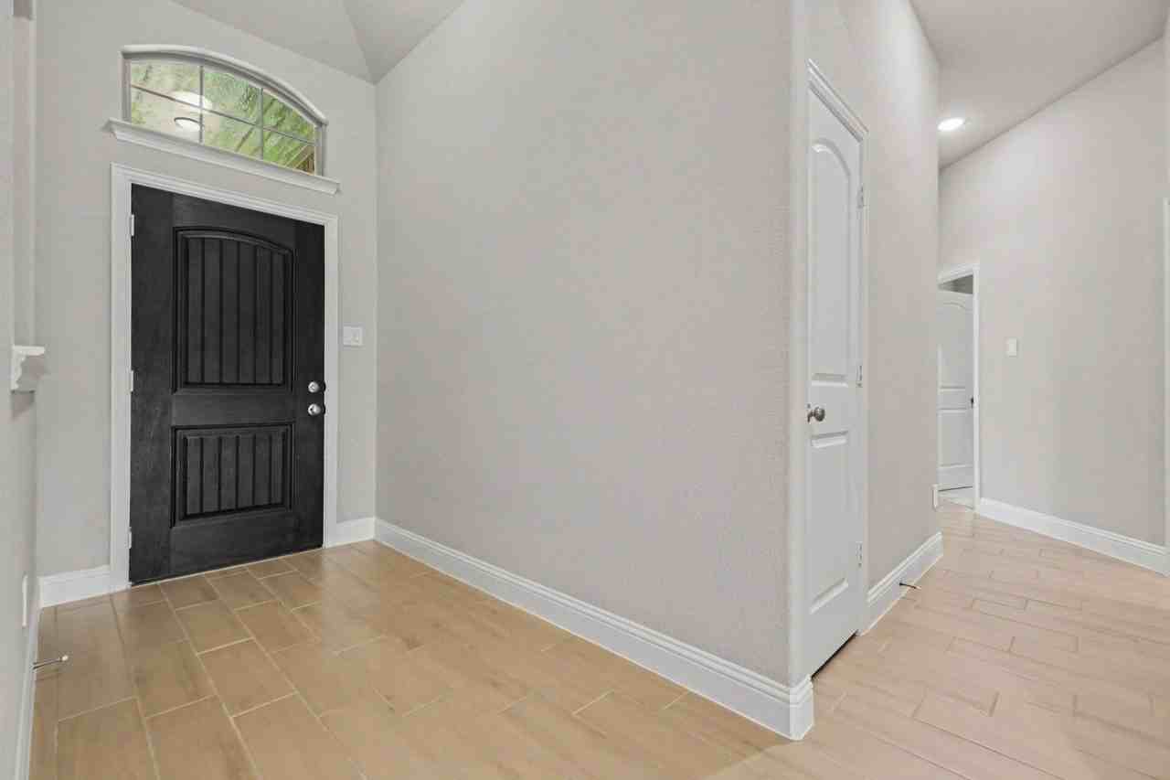 312 312 Eagle Ridge Rd - Photo 4 of 30