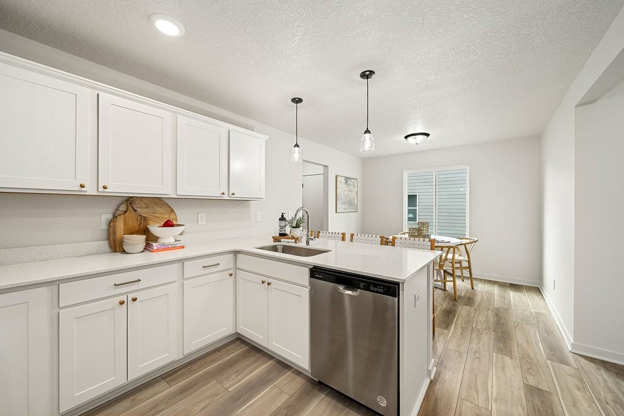 329 Freedom Way - Photo 7 of 16