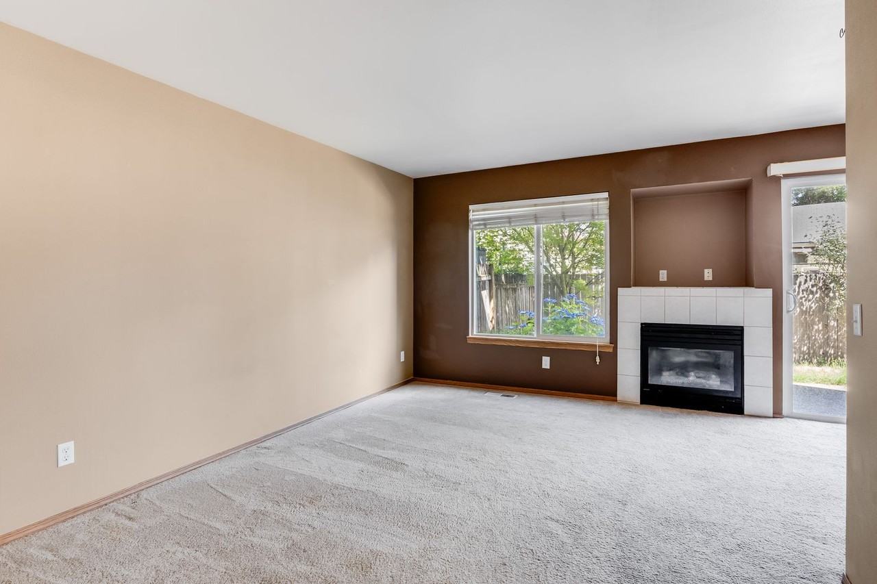 15979 Sw Roth Dr - Photo 3 of 14