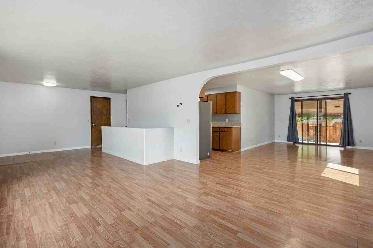 158 Ridgeway Dr - Photo 4 of 24