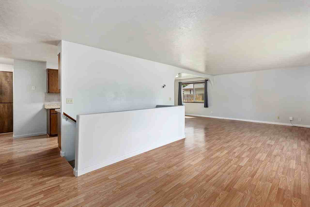 158 Ridgeway Dr - Photo 5 of 24