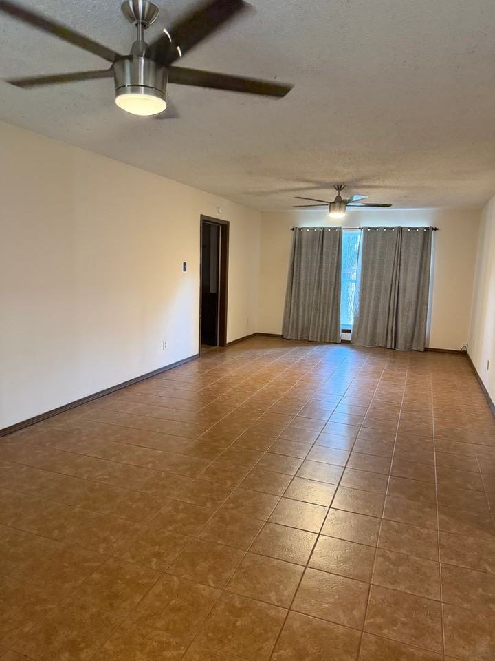 1503 M Cir - Photo 3 of 16