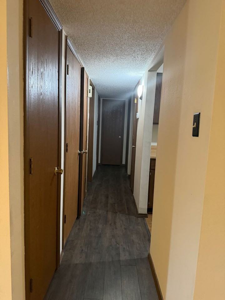 1503 M Cir - Photo 4 of 16