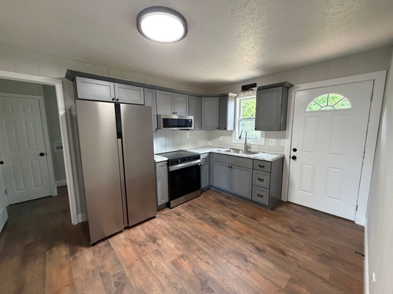 2860 Blue Ridge Dr - Photo 3 of 10