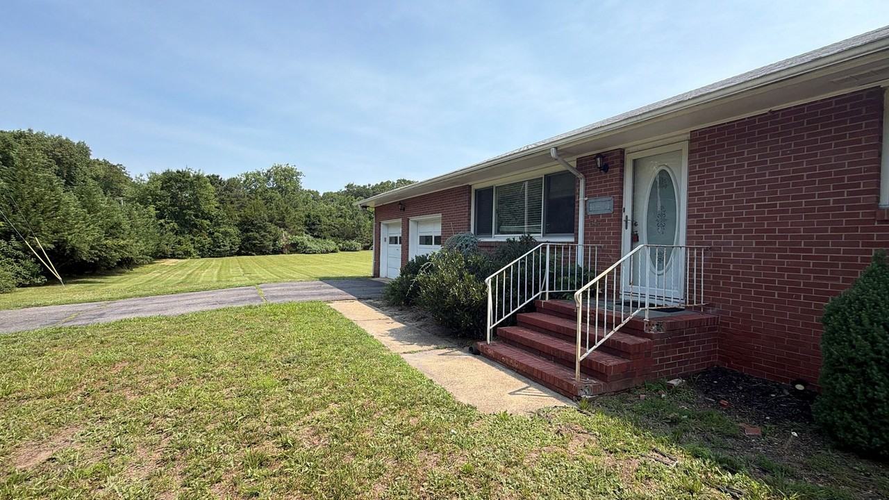 545 Cassville Rd - Photo 6 of 35
