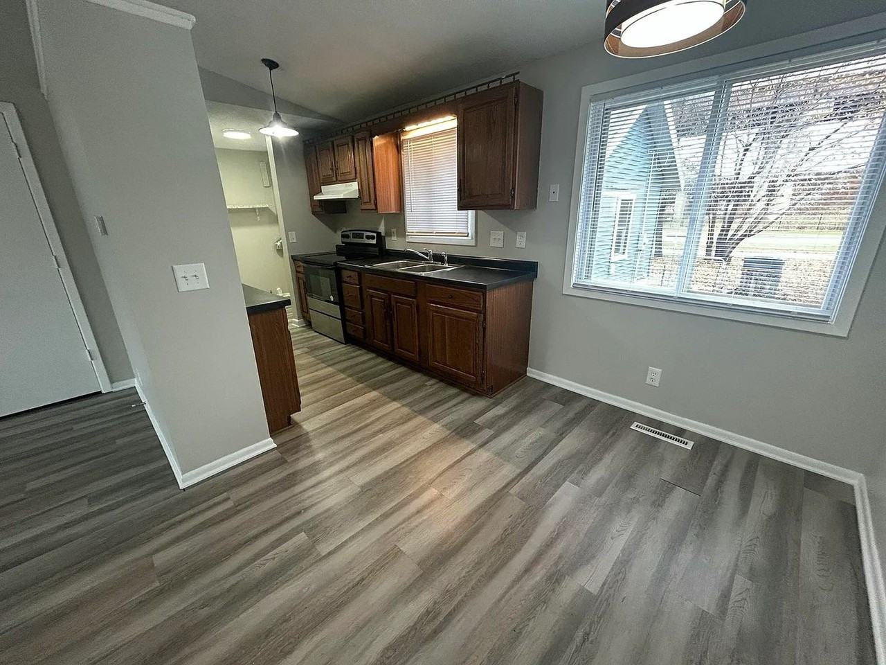 3618 2nd Ave - Photo 4 of 18