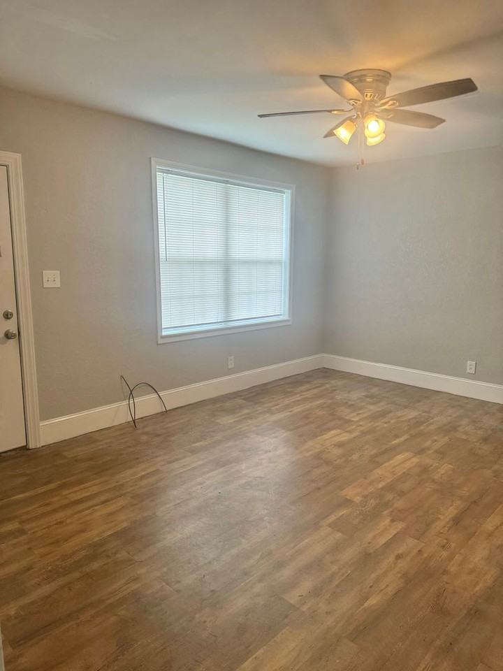 5306 N Trenholm Rd - Photo 2 of 10