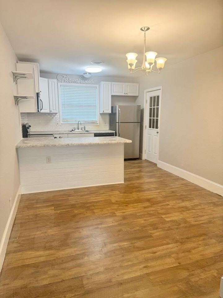 5306 N Trenholm Rd - Photo 3 of 10