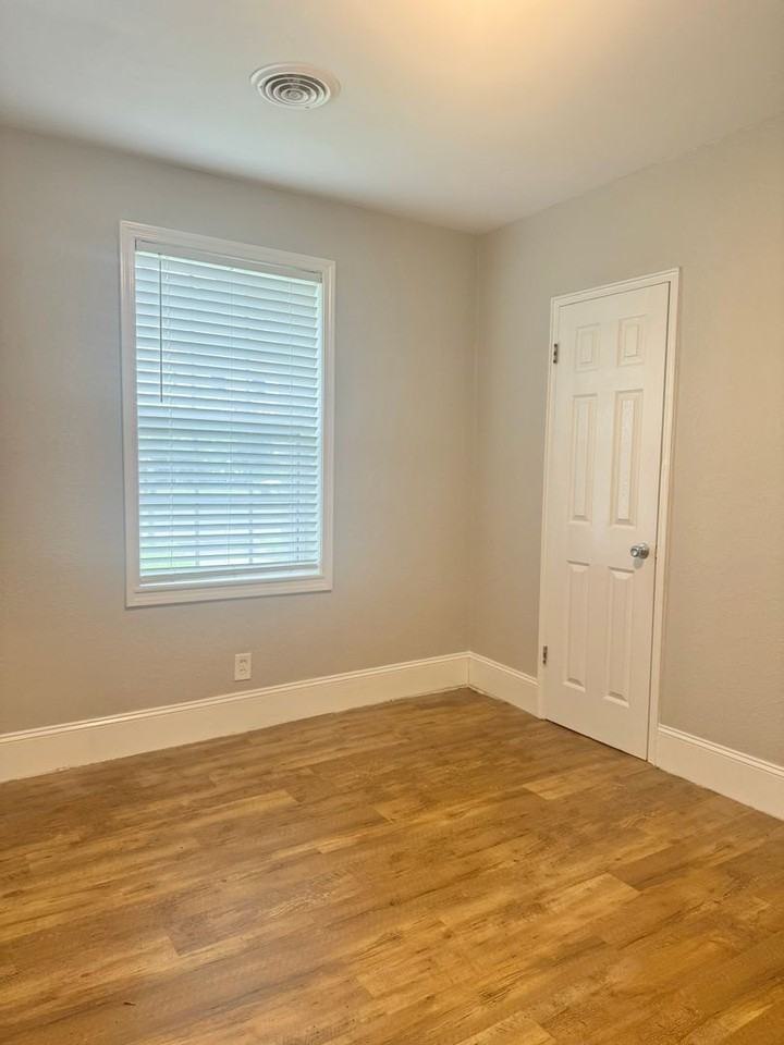 5306 N Trenholm Rd - Photo 6 of 10