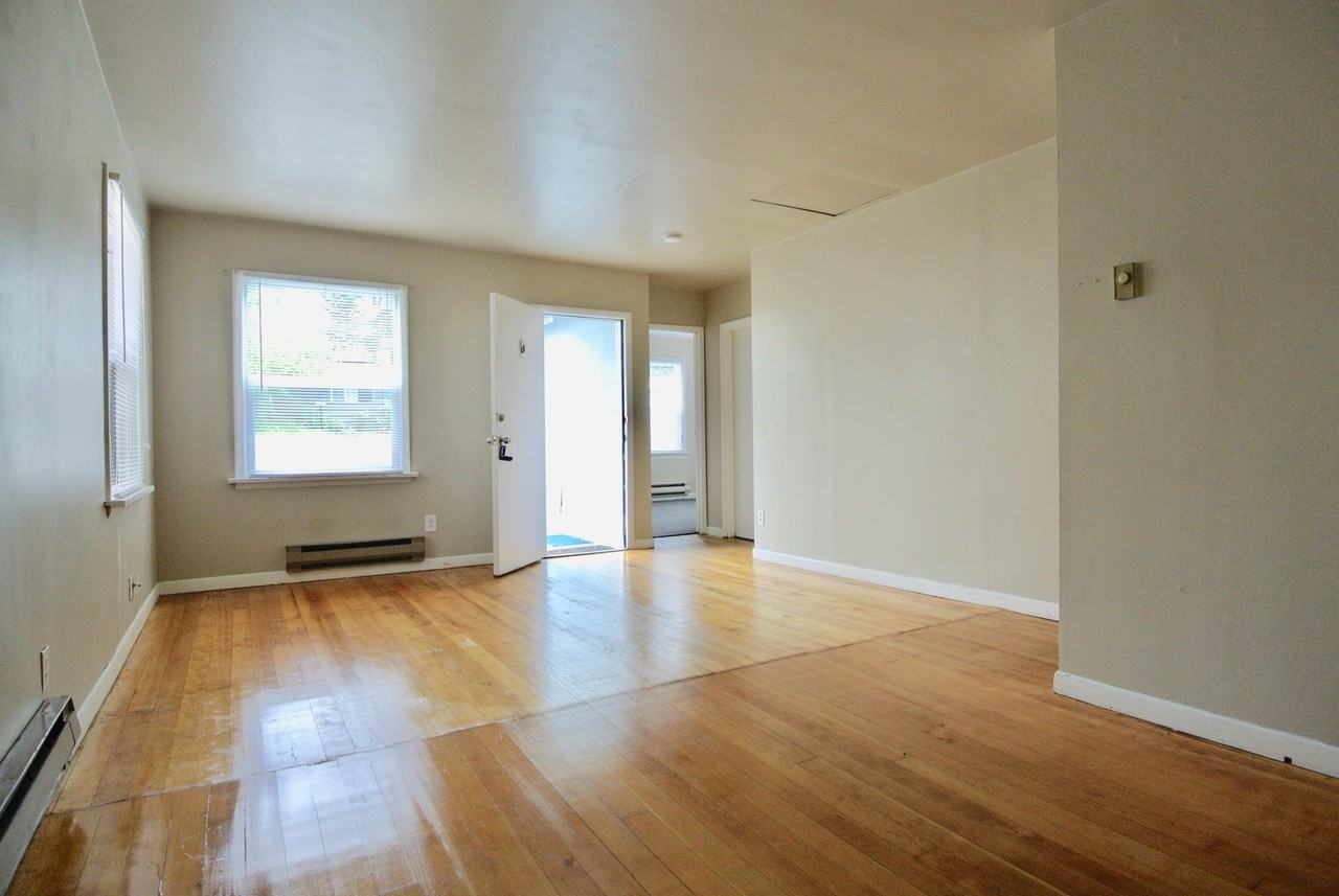 2333 N 116th St - Photo 4 of 18