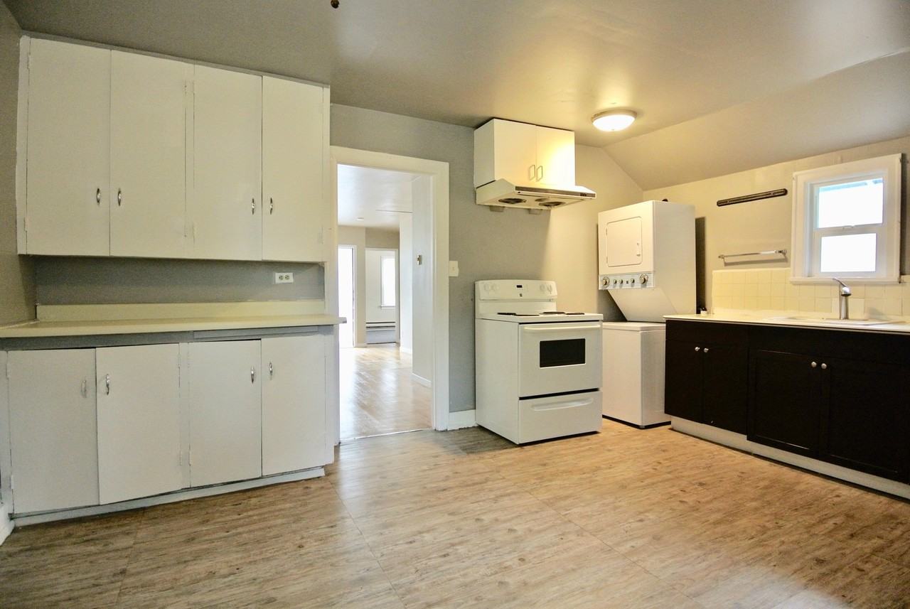2333 N 116th St - Photo 6 of 18