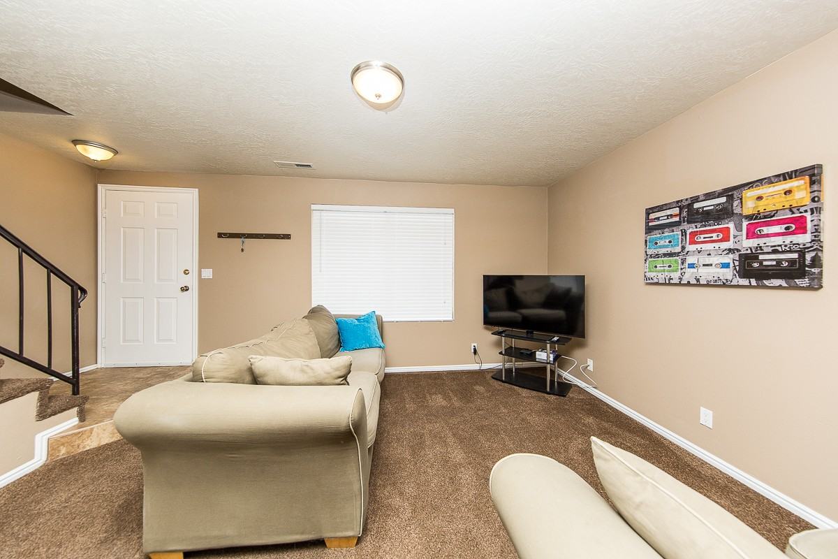 525 S 1100 E #11 - Photo 6 of 32