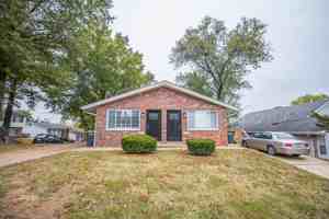 featured image of 2385 Ridgecrest Dr