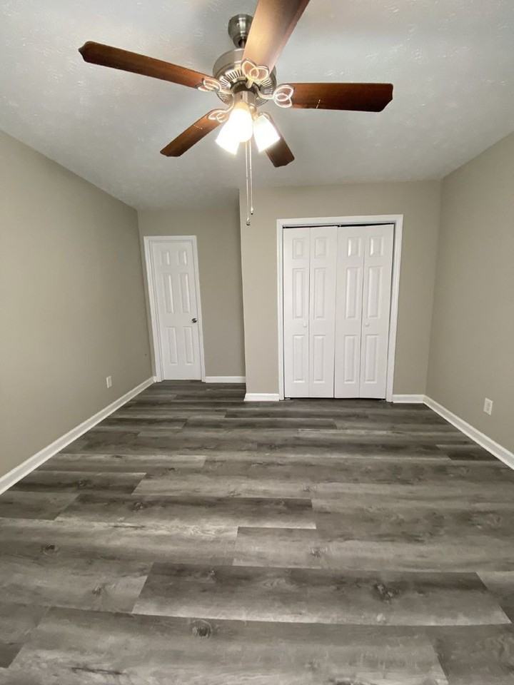 338 Whitehead Rd - Photo 7 of 11