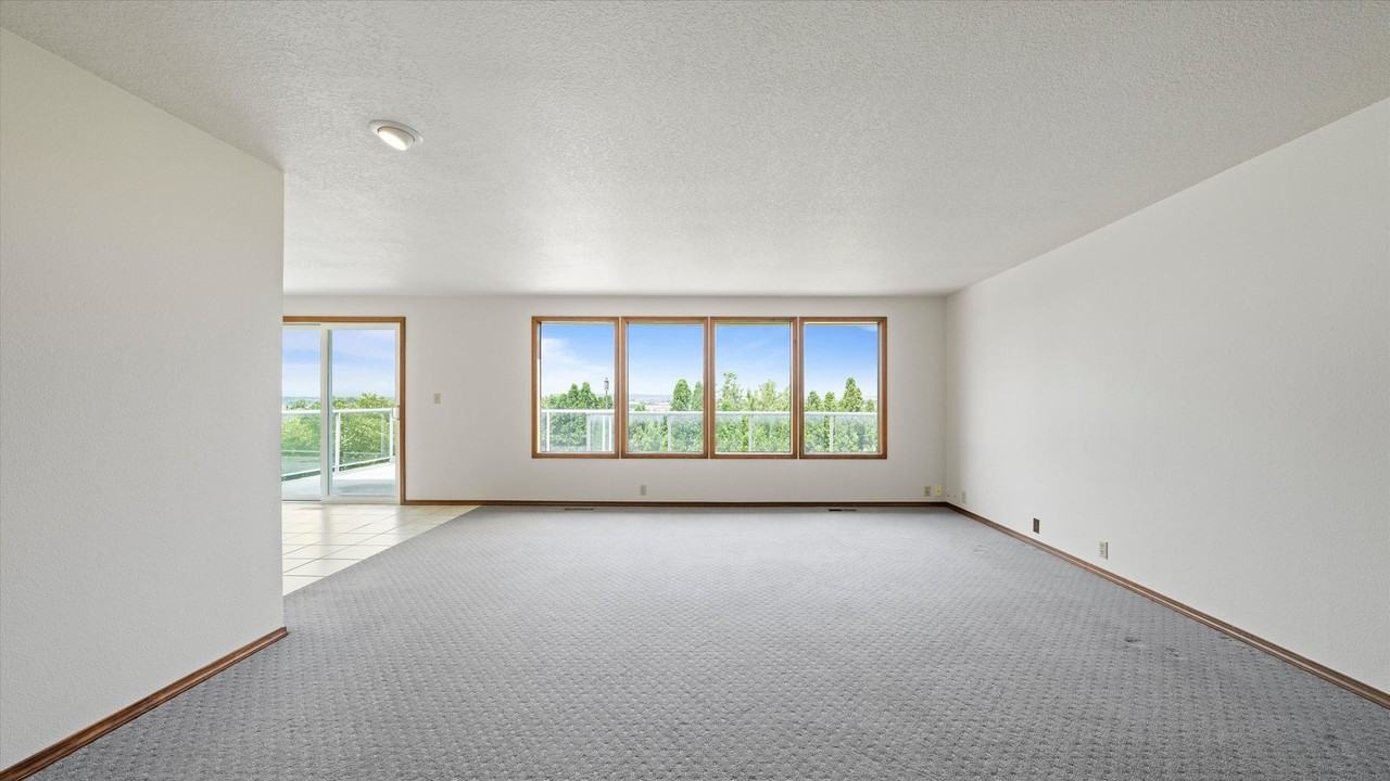 212 Edgewood Dr - Photo 5 of 38