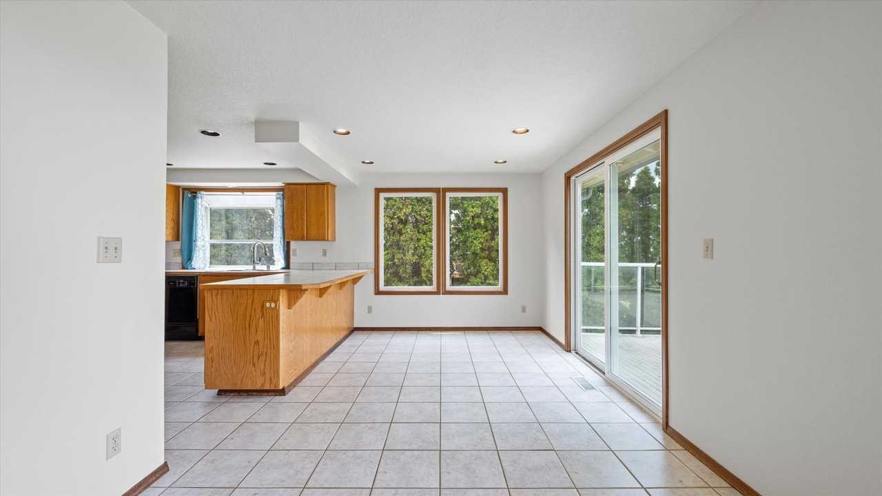 212 Edgewood Dr - Photo 7 of 38
