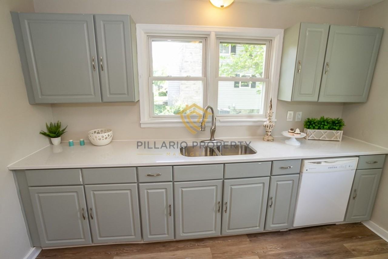 312 Hanley St - Photo 6 of 12