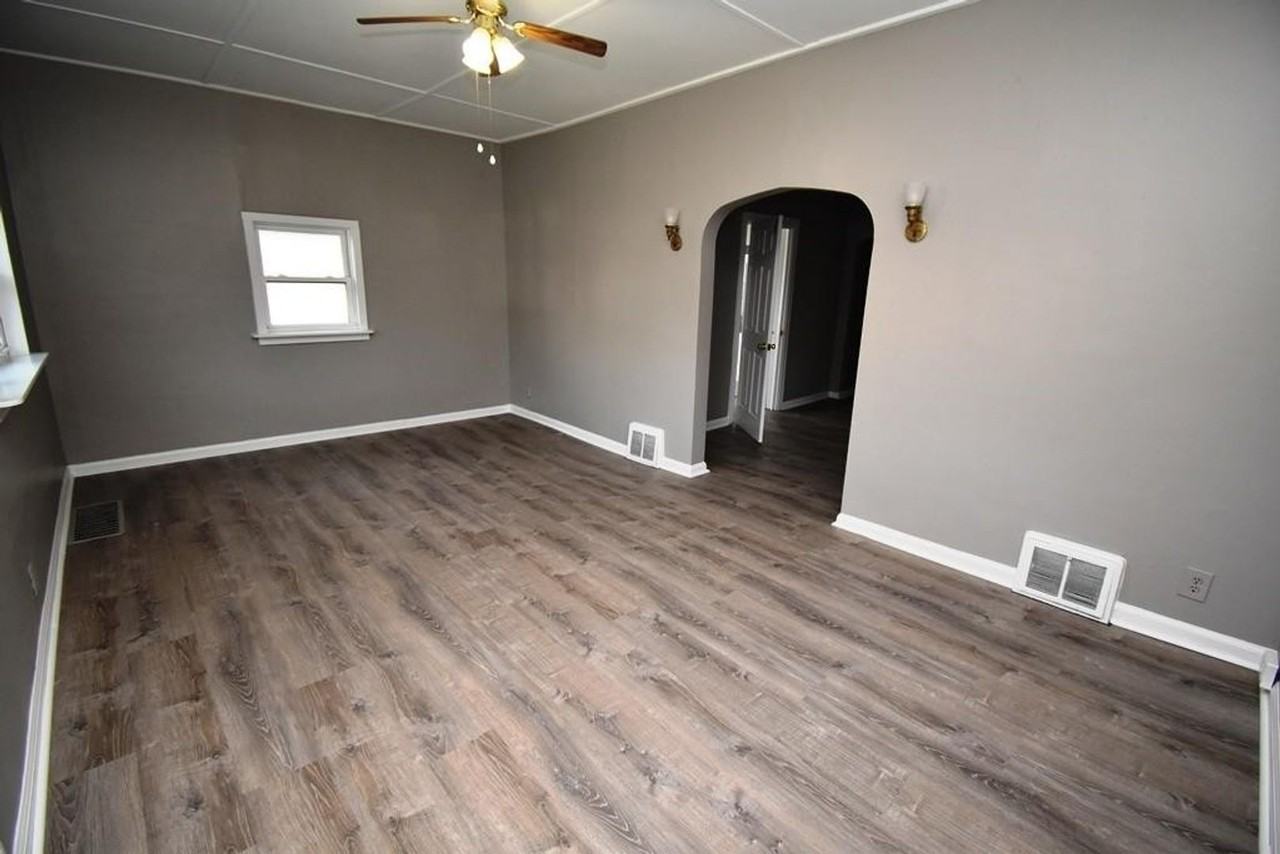 1355 E Walnut St - Photo 3 of 21