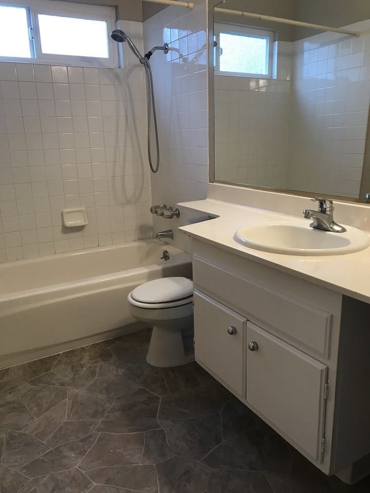 230 Turnstone Dr - Photo 3 of 10